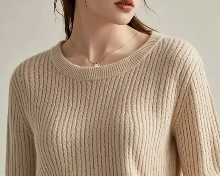 How can the cold winter make the wardrobe lack a cold-resistant artifact? What about knitted tops? Made of real wool, you can feel the warmth we bring you in the cold winter. A happy winter starts by purchasing a knitted top from our store.